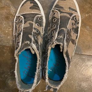 Blowfish Malibu Women's Play Core Camo Sneaker 8